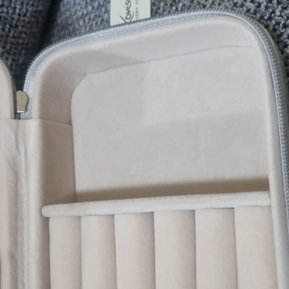LOVISA Jewelry Storage Case - Picture 13 of 13